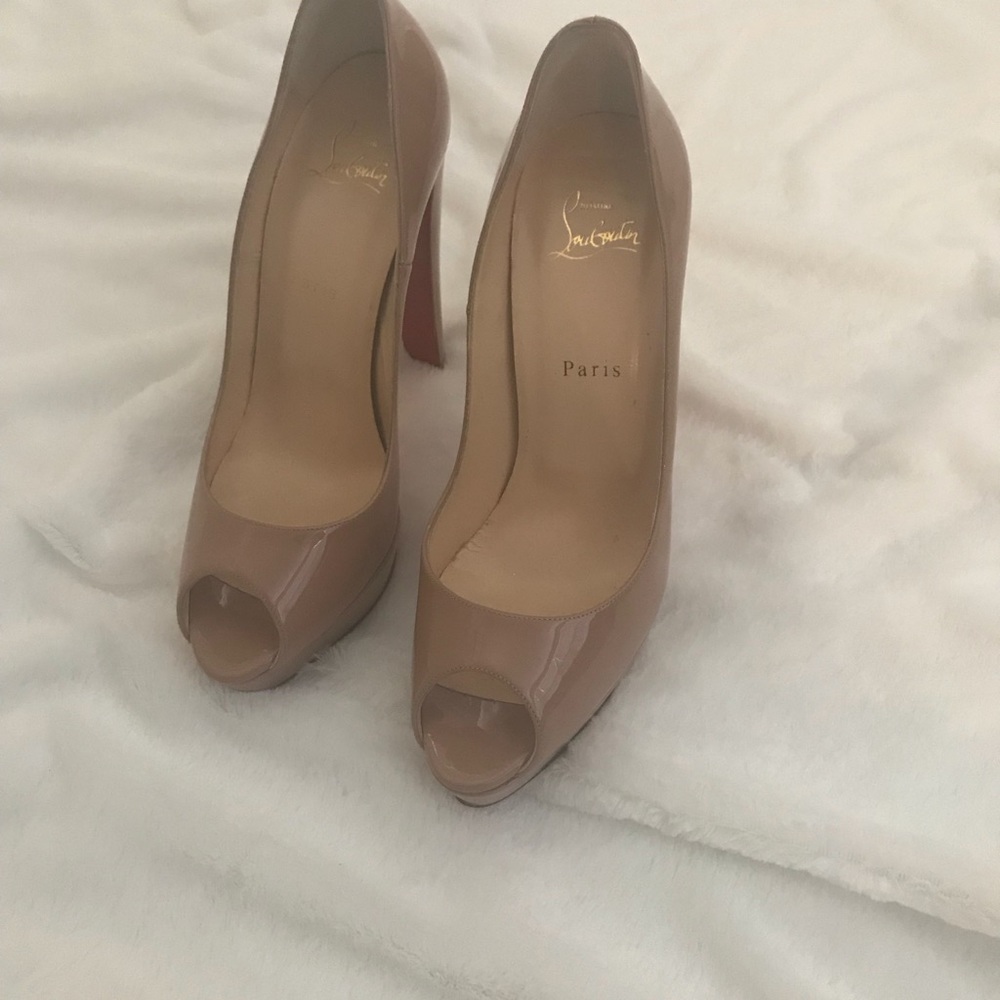 SOLD New Christian Louboutin Altanana 140 Patent